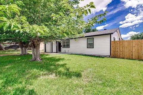 1021 Pangburn Street, Grand Prairie, TX 75051