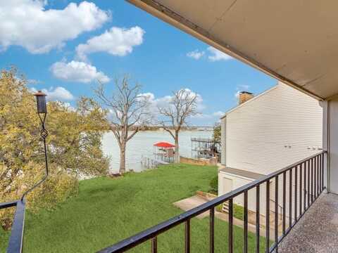 390 Driftwood Court, Azle, TX 76020