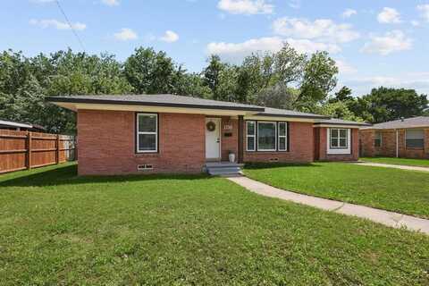 1718 Heather Road, Gainesville, TX 76240