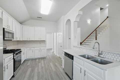 1228 Carriage Creek Drive, DeSoto, TX 75115