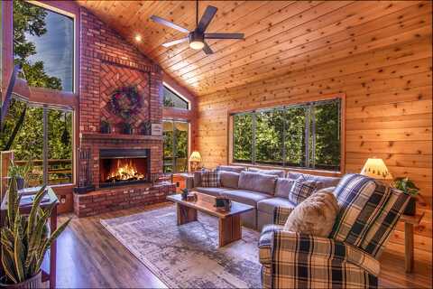 24561 Lakeview Drive, Idyllwild, CA 92549