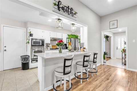 1032 Peach Lane, DeSoto, TX 75115