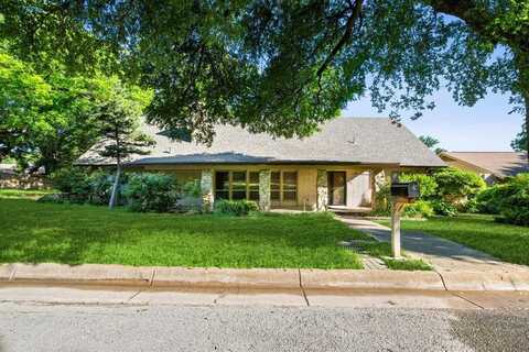 5205 Blue Valley Court, Fort Worth, TX 76112