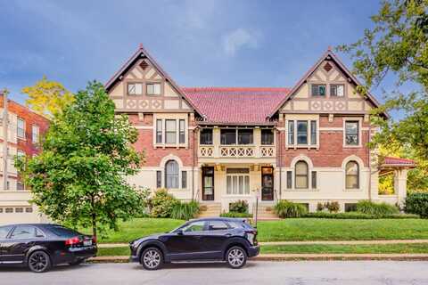 321 Rosedale Ave, Saint Louis, MO 63112