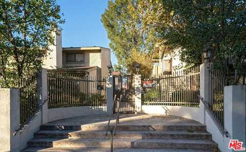 18433 Hatteras St, Tarzana, CA 91356