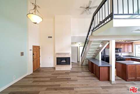 18433 Hatteras St, Tarzana, CA 91356