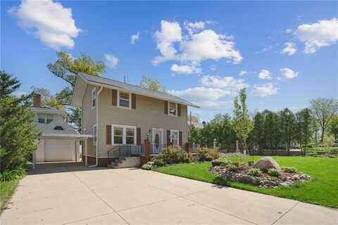 350 Woodland Drive SE, Cedar Rapids, IA 52403