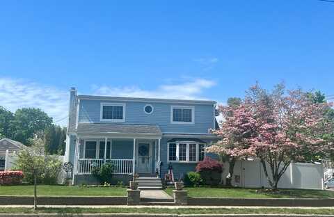 104 Golding Avenue, West Babylon, NY 11704