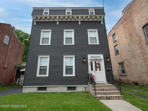 33 Broadway, Rensselaer, NY 12144