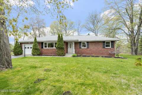 27 Chapel Lane, Bethlehem, NY 12077