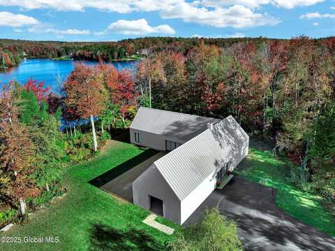 500 Pond View Way, Grafton, NY 12138