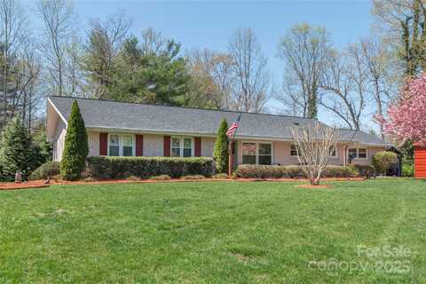 307 Tree Haven Boulevard, Hendersonville, NC 28791