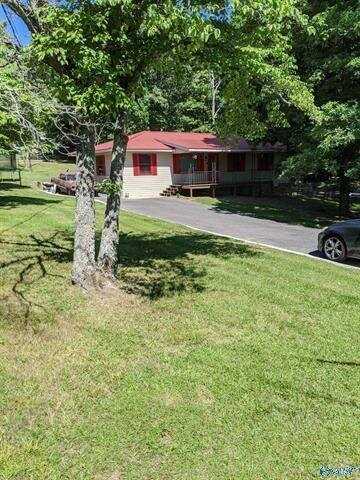 410 Barry St, Fort Payne, AL 35968