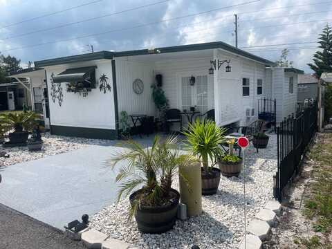 8301 New York Avenue, Hudson, FL 34667