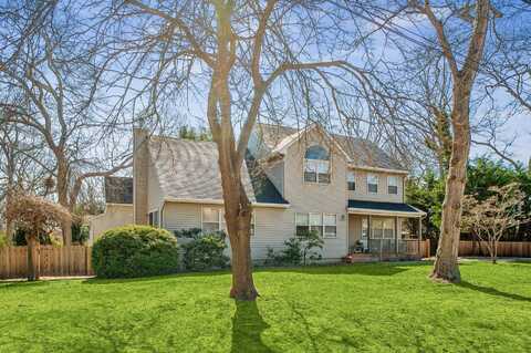2 Heather Drive, Remsenburg, NY 11960
