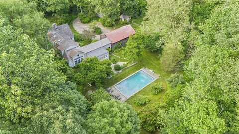 36 Burnt Swamp Road, Woodbridge, CT 06525