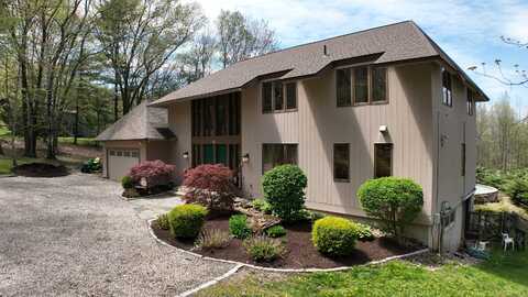 35 Pinnacle Mountain Road, Simsbury, CT 06070