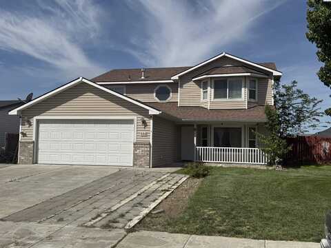 808 N Owen Ave, Pasco, WA 99301