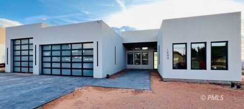 1544 Rim View Dr, Page, AZ 86040