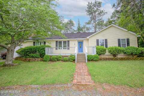 70 Midlothian Drive, Southern Pines, NC 28387