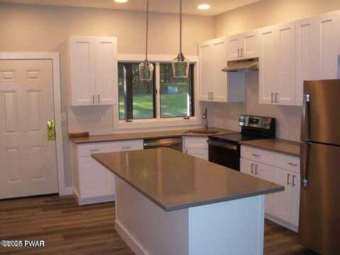 108c Snowball Lane, Tafton, PA 18464