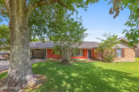 906 Fontenot Street, Iowa, LA 70647