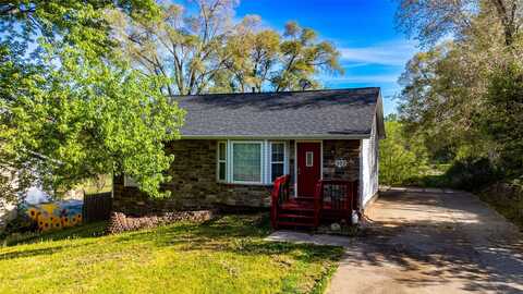 303 Kenyon Avenue, Des Moines, IA 50315