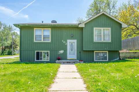 102 Wall Avenue, Des Moines, IA 50315