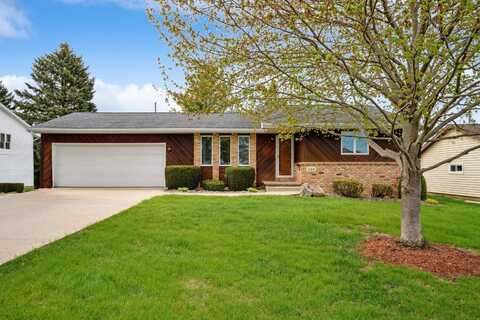1127 8th Ave SE, Dyersville, IA 52040