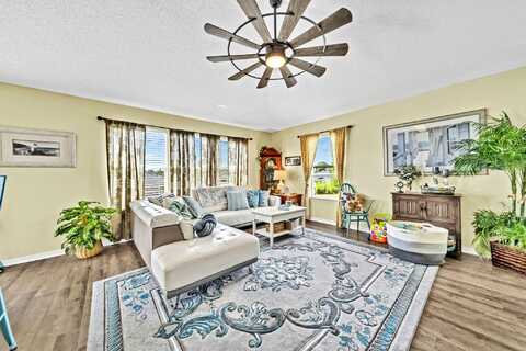 105 Nivana Drive, Crestview, FL 32536