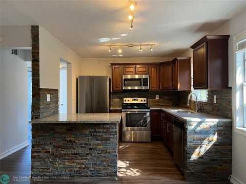 317 SE 11th Ave, Pompano Beach, FL 33060