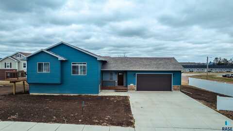 1180 Ruud Trl, Hartford, SD 57033