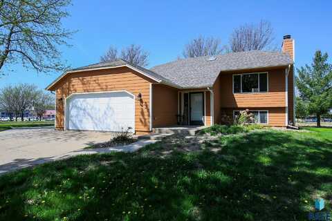 730 N Montgomery Ct, Sioux Falls, SD 57103