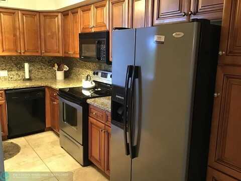 2940 N Course Dr, Pompano Beach, FL 33069