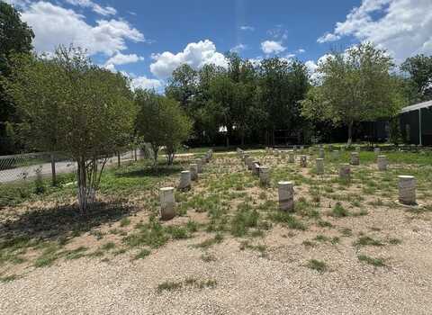 517 Flores, Uvalde, TX 78801