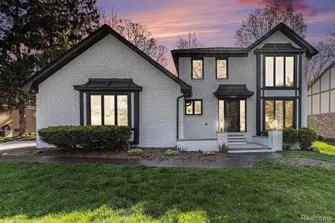 2087 Hickory Leaf Drive, Rochester Hills, MI 48309