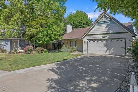 815 Pinkham Street S, Visalia, CA 93292