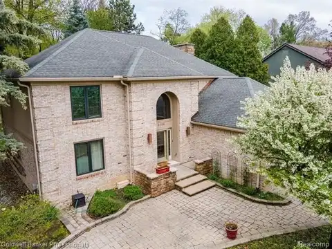 2196 Reagan Drive, Rochester Hills, MI 48309