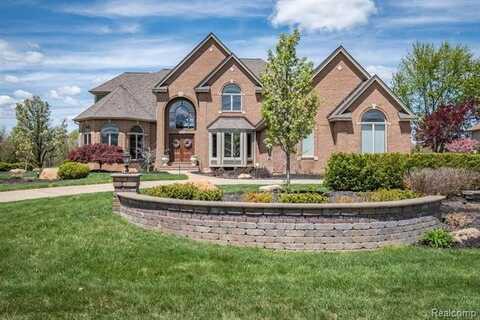 256 INVERNESS, Highland, MI 48357