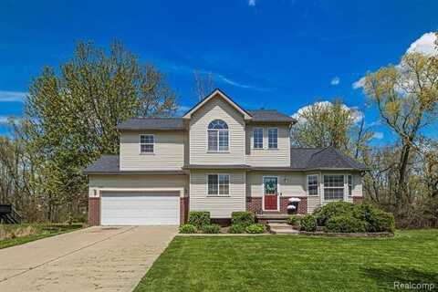 6101 Maple Trail, Grand Blanc, MI 48439