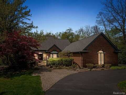 1347 N CARILLON, Bloomfield Hills, MI 48302