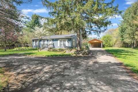 4953 CLINTONVILLE Road, Clarkston, MI 48346