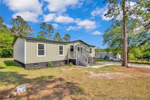 225 Oaktree Drive, Raeford, NC 28376