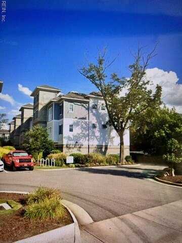 7922 Shore Drive, Norfolk, VA 23518