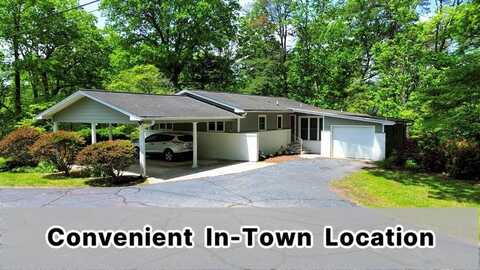 28 Grandview Ct, Franklin, NC 28734