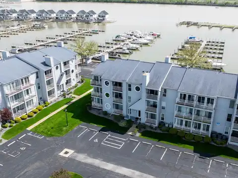 264 Clinton Reef Drive, Port Clinton, OH 43452