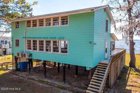 844 Swan Point Drive, Washington, NC 27889