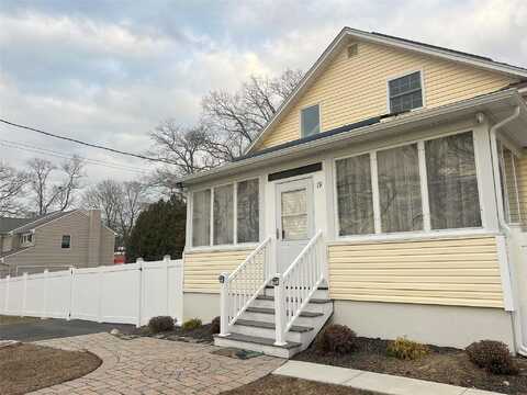Milburn, SOUND BEACH, NY 11789