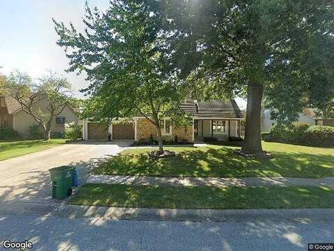 Oak Tree, LEES SUMMIT, MO 64086