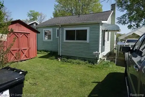 11853 Patterson Lake Dr, Pinckney, MI 48169